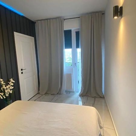 Q Luxury Apartment - Palas Center Iasi Exterior photo