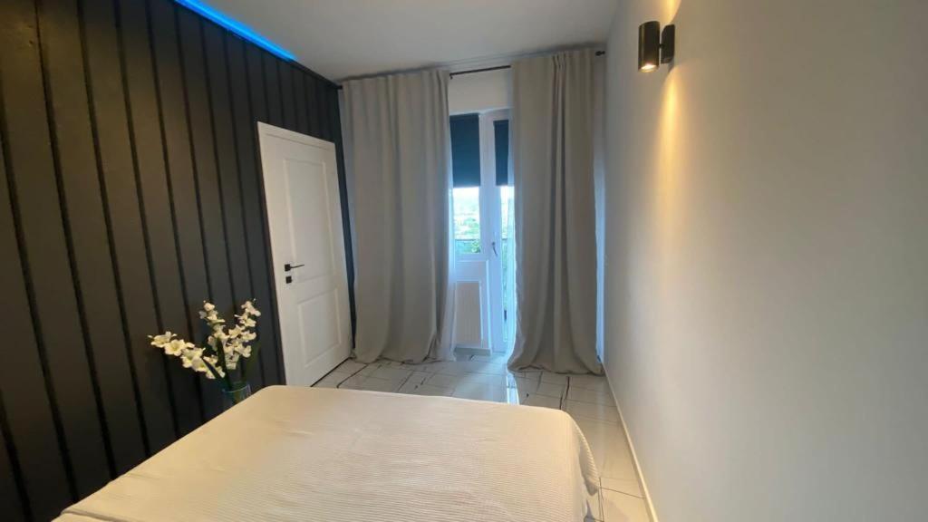 Q Luxury Apartment - Palas Center Iasi Exterior photo